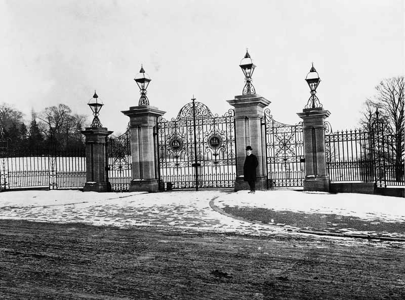 Roundhay Park gates